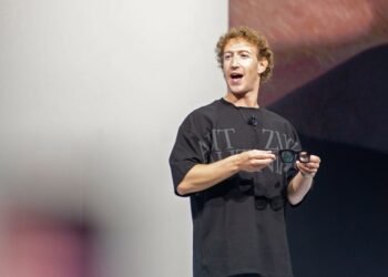Mark Zuckerberg runs Meta by solely managing a ‘small group’ of 30—however even they don’t have one-to-ones 