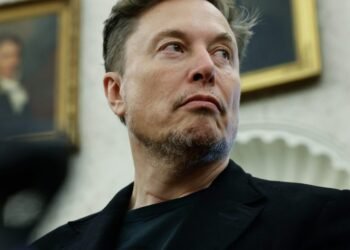 Musk vows to be ‘tremendous centered’ on corporations amid X outages