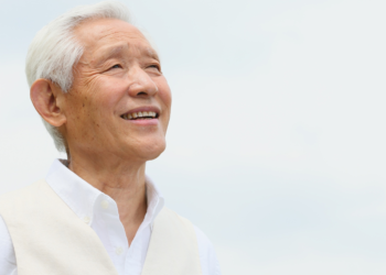 7 every day habits of people that keep joyful and optimistic of their 70s, in line with psychology