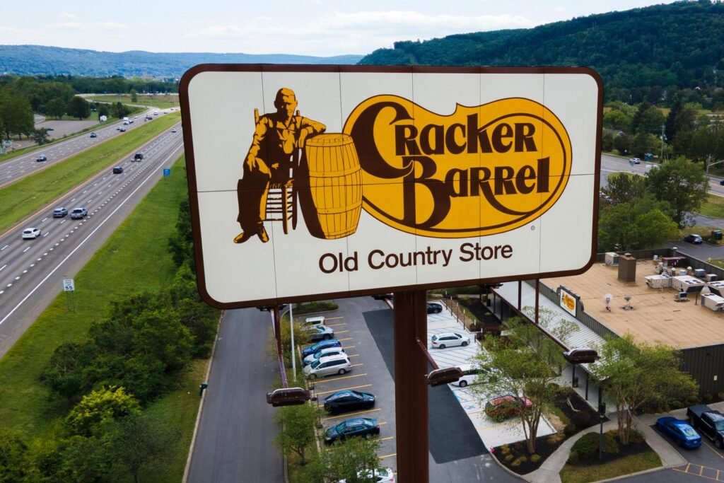 Cracker Barrel orders traveling employees to eat at company restaurants