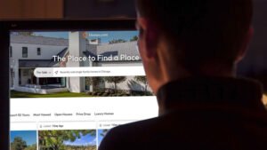 Baillie Gifford backs CoStar in activist battle