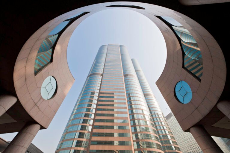 Hong Kong’s IPO Boom: Gateway or Risk Trap for Investors?