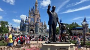 Disney plans layoffs of as many as 1,000 employees