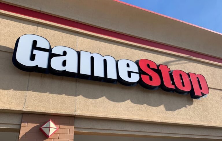 Big Short Steve Eisman Says It’s ‘Not Compelling’ To Bet On GameStop Despite Cash Pile Swelling To $9 Bil
