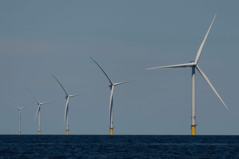 Developer of Massachusetts offshore wind farm sues to stop turbine manufacturer from walking away