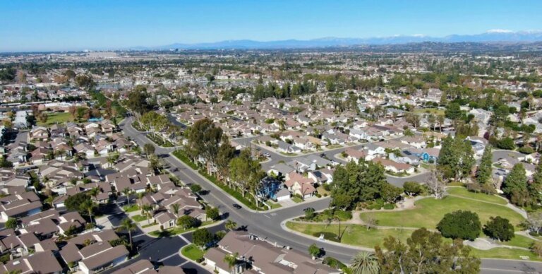 Want to Avoid a Bad Investment? These Housing Markets Carry the Biggest Risks