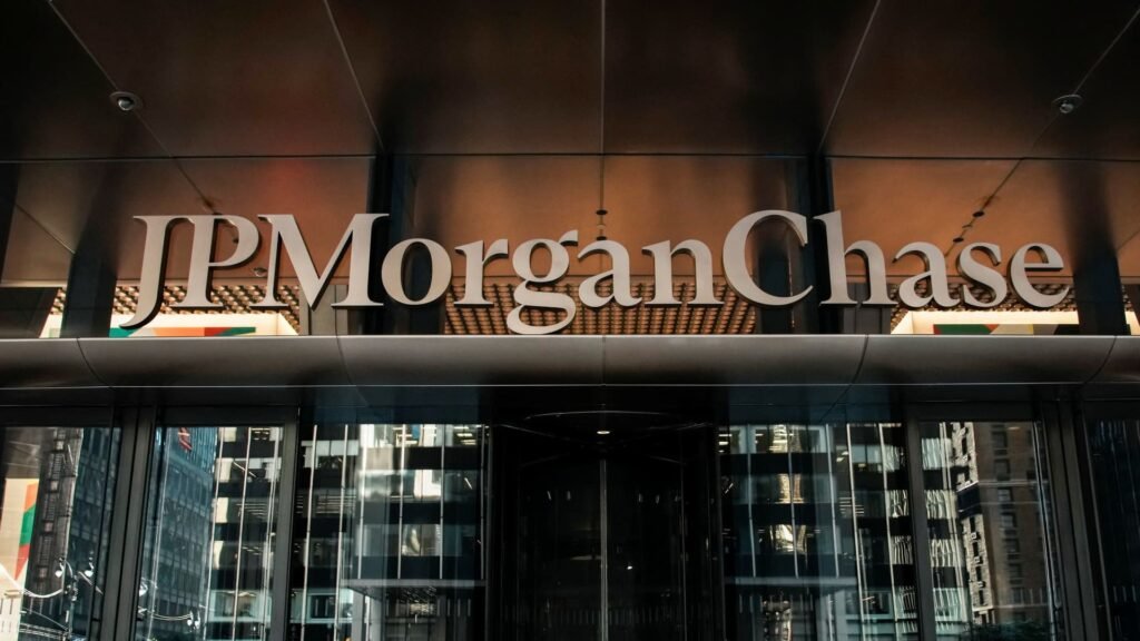JPMorgan Chase-led group reins in credit