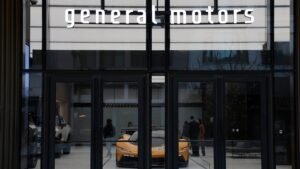 GM lays off 500-600 salaried IT workers to cut costs