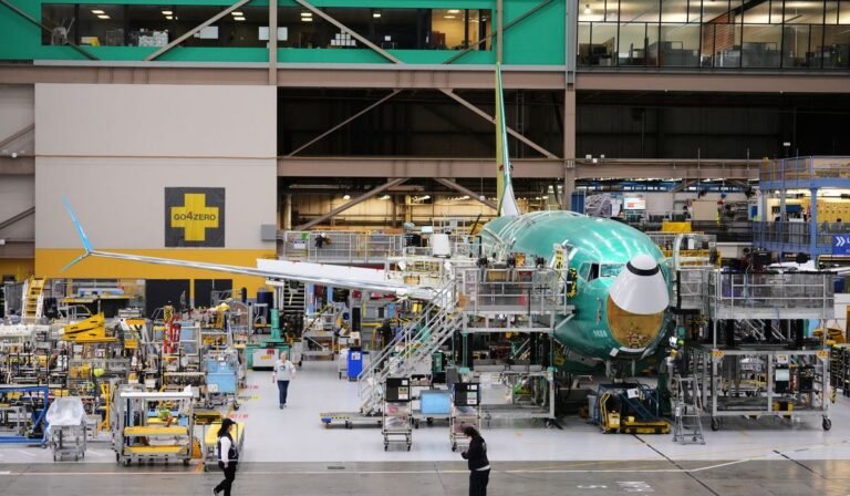 Trump says China agreed to buy 200 Boeing planes and signaled interest in as many as 750