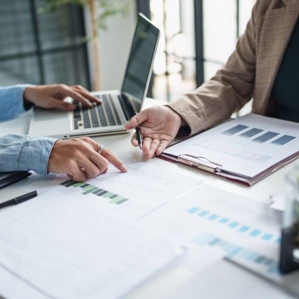 Why Accountants Should Not Be Your Go-To for Financial Advice (Yes, Some Docs Do This)