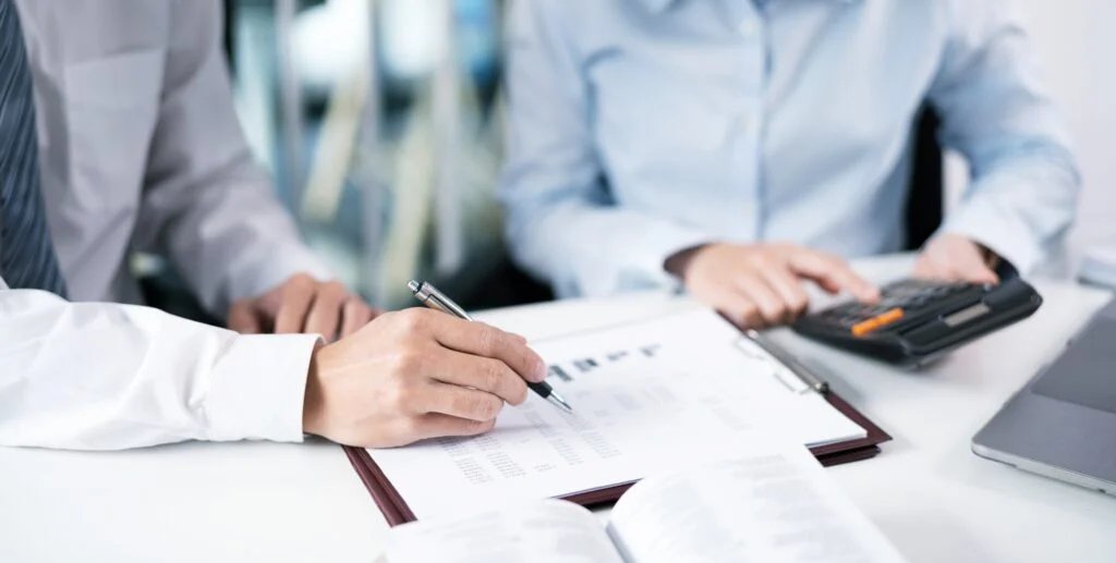 What Smart Investors Look For Before They Buy