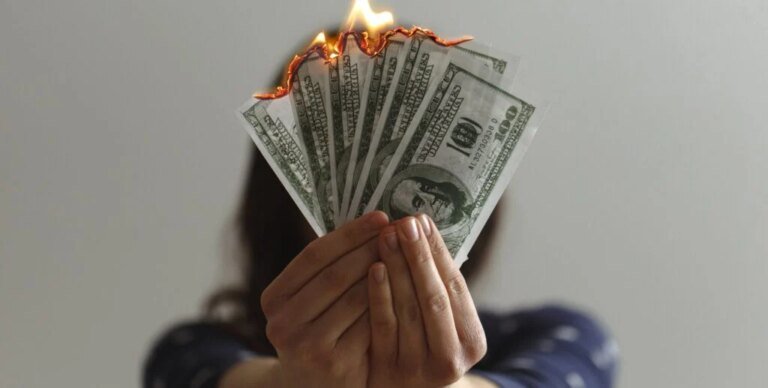 The 8 Biggest Mistakes New Cash Flow Investors Make (And How to Avoid Losses)