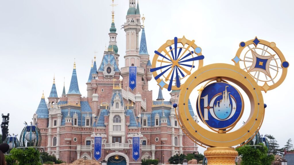 Bob Iger on Shanghai Disneyland as it defies the Chinese pullback