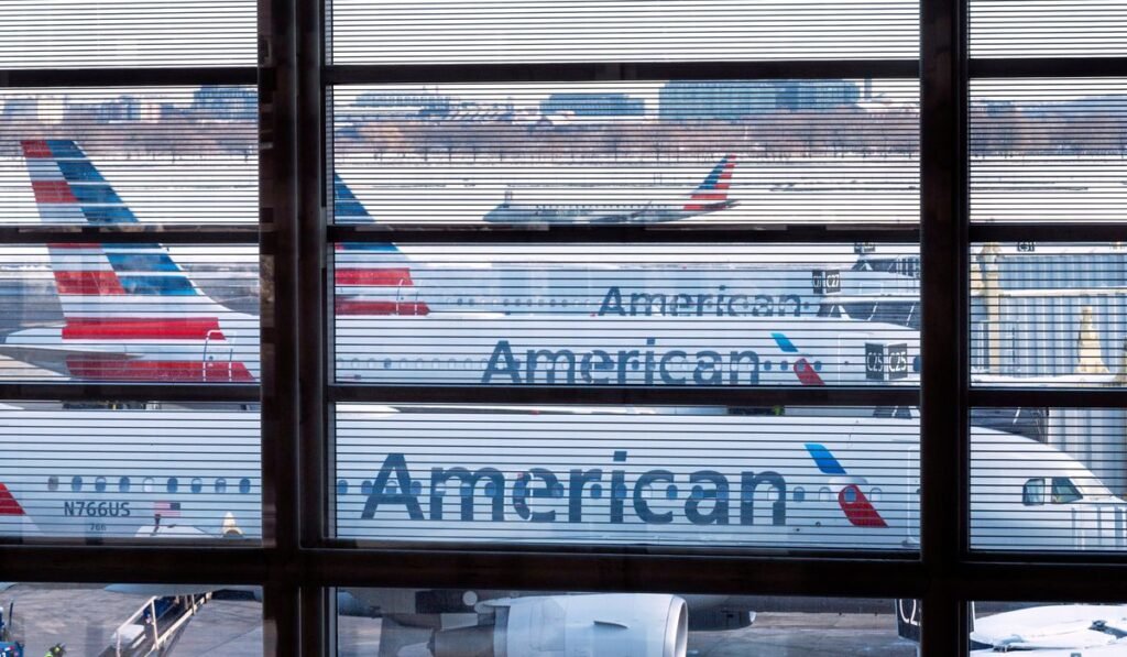 Lightning strikes plane flying from London to Charlotte, pilot makes emergency landing