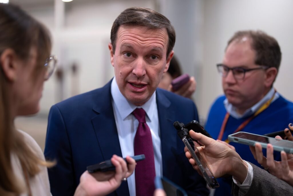Bill to raise minimum wage to $25 an hour will be introduced in Senate
