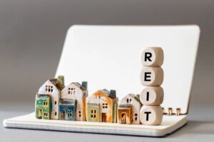 An Overdue Benchmark Change: RMZ To VNQ