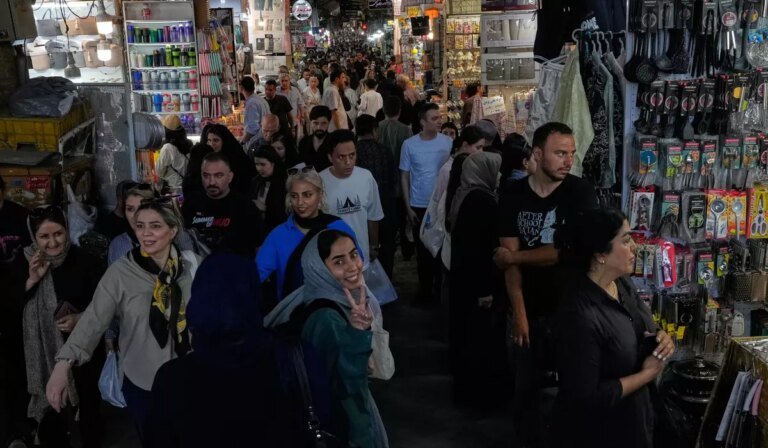 U.S. strikes bridges and collapses a tower at a key port as its Iran campaign expands