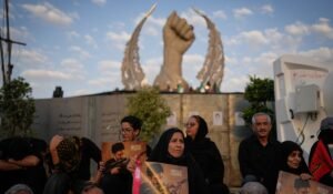 Bahrain and Kuwait face incoming missiles after U.S. strikes on Iran