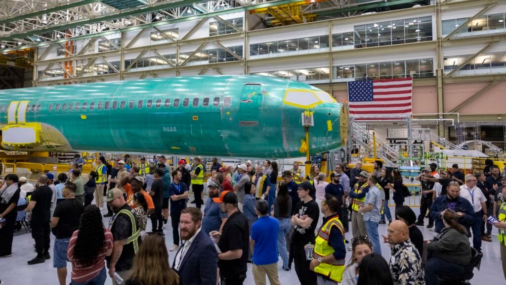 United needs to decide what to do with its old Boeing 737 Max 10 seats