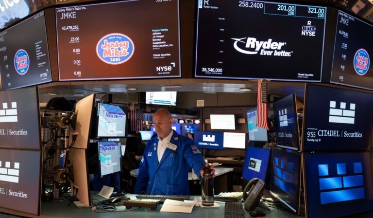 U.S. stocks rise to finish a wild July as Amazon soars, Apple sinks and inflation worries worsen