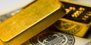 Fed’s Hawkish Hold Splits Metals: Gold Gains, Silver Falls