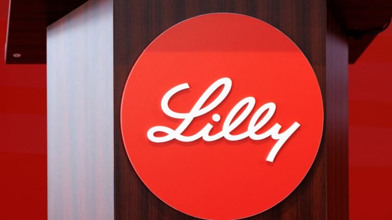 Eli Lilly obesity drug with amylin, tirzepatide boosts weight loss in trial