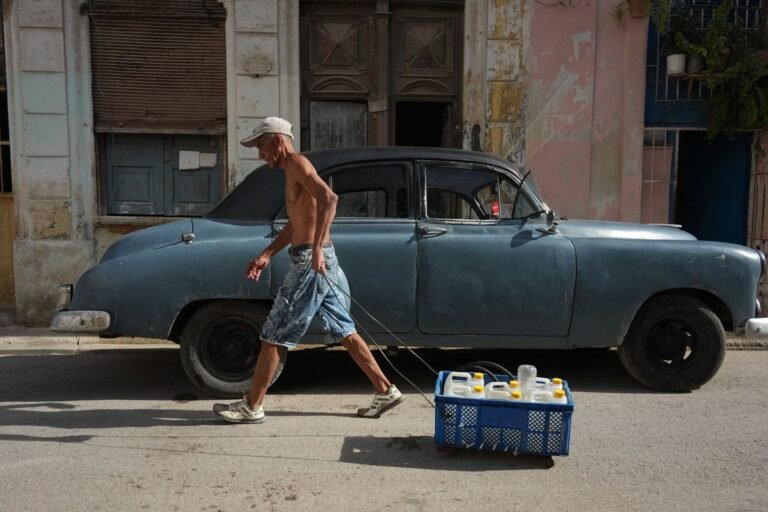 Cuba's tourism plummets 62% after U.S. pressure and energy embargo