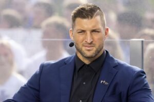Tim Tebow pauses relationship with Christian organization accused of using predatory sales tactics