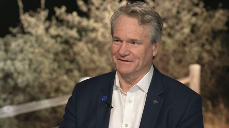 Bank of America hired 1,000 contractors to patch flaws