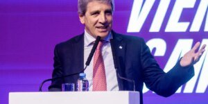 Argentina to give ‘golden passport’ to foreigners that make a $350,000 contribution to its treasury