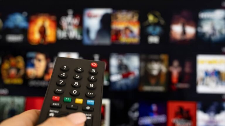 Jim Cramer flags Netflix's 'biggest problem,' and it isn't price